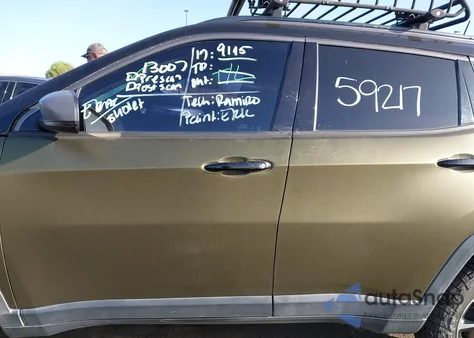 2019 Jeep Compass Trailhawk 4X4 из США, поврежденный, VIN 3C4NJDDBXKT807945